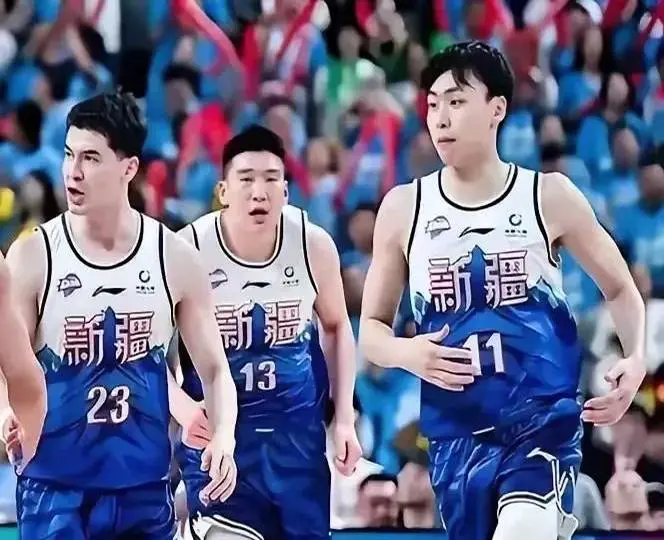 如何在篮球训练营中改善比赛策略?_0